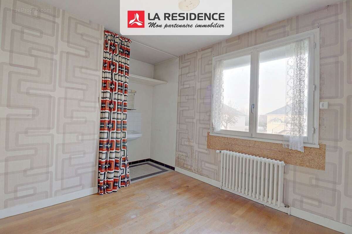 Maison à LA CHAUSSEE-SAINT-VICTOR