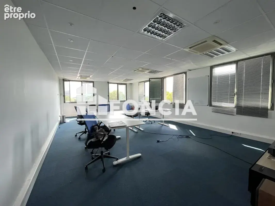 Vente - Bureau - 129 m² - 150 000 € - GRENOBLE - photo 2