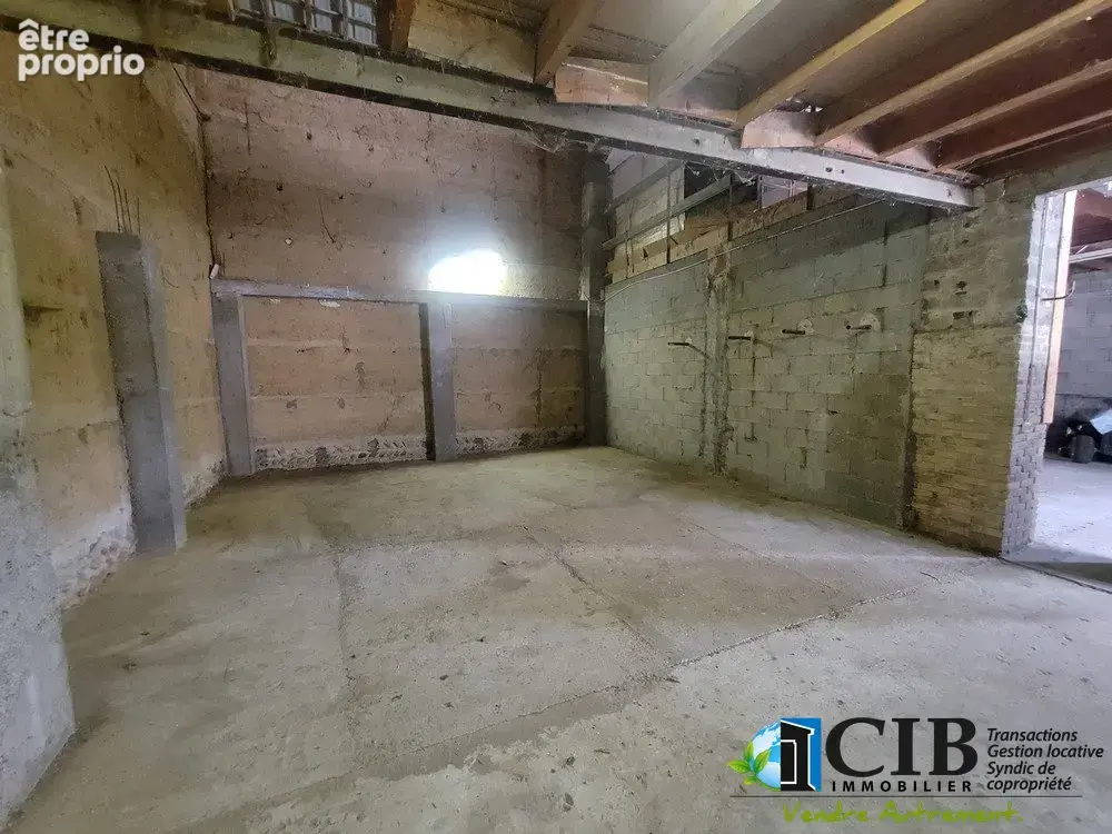 Maison à rénover avec grande dépendance sur terrain de 765 m2 env. - photo 12