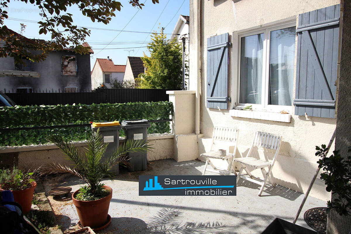 Appartement à SARTROUVILLE