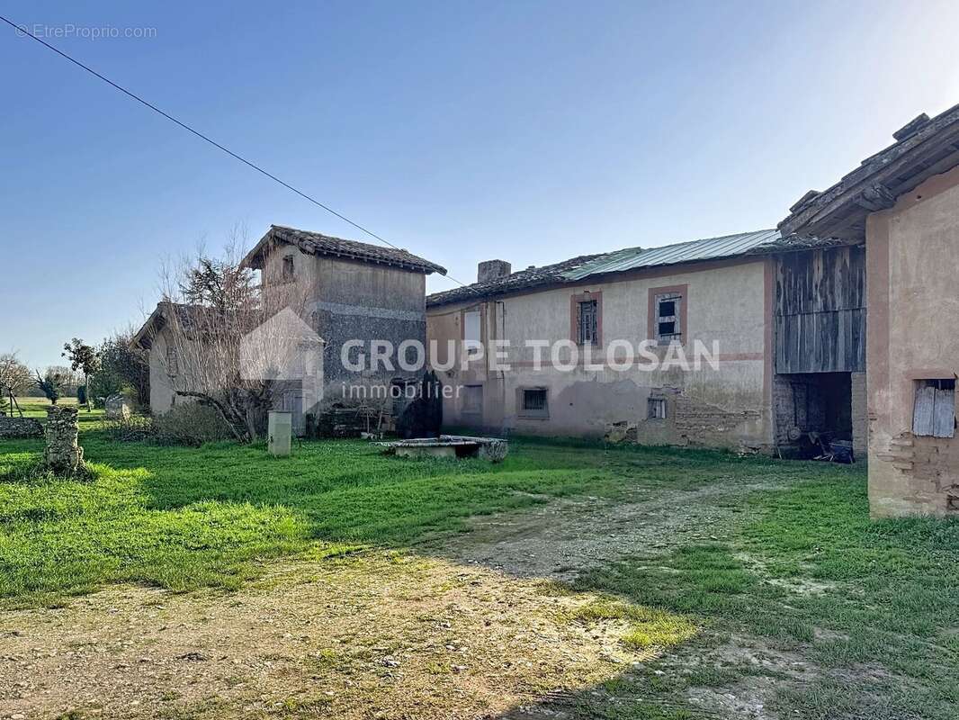 Maison à SAINT-SULPICE