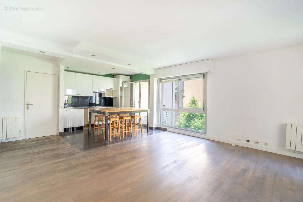 Appartement à PARIS-11E