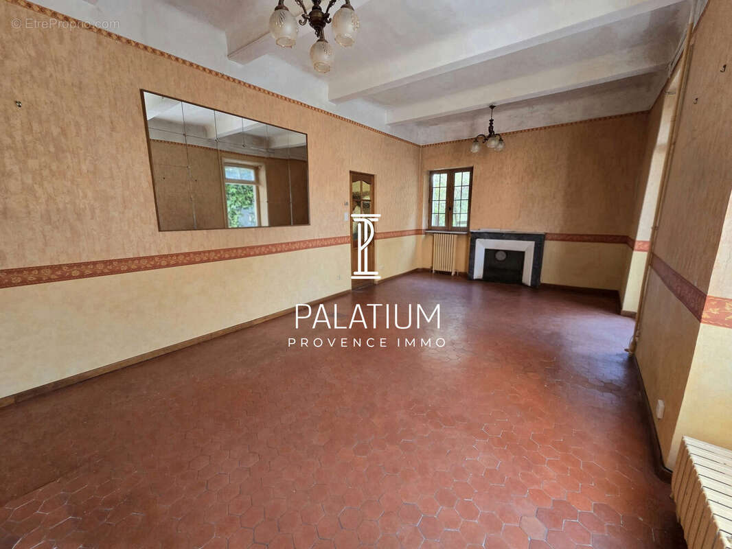 Maison à FORCALQUIER