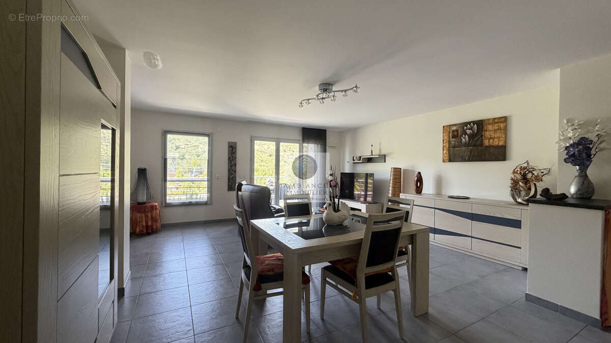 Appartement en dernier étage avec vue dégagée sur les montagnes - photo 21