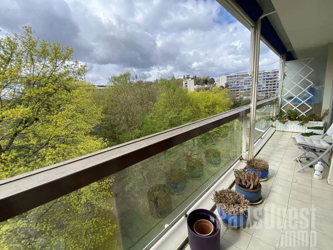 Appartement à VILLE-D'AVRAY