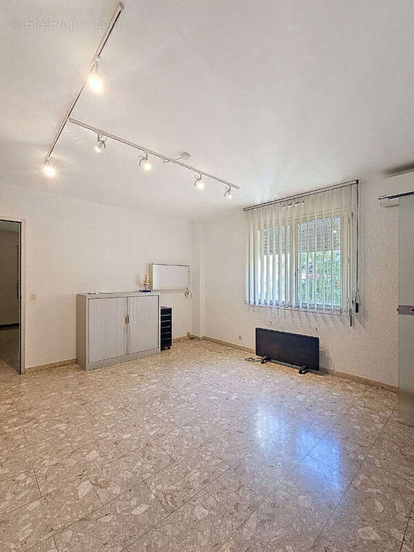 Maison NÎmes 10 pièce(s) 188 m2 - photo 11
