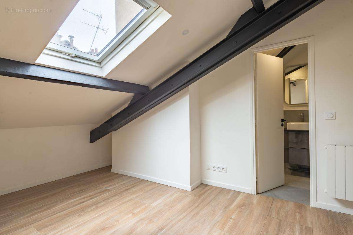 Appartement à PARIS-20E