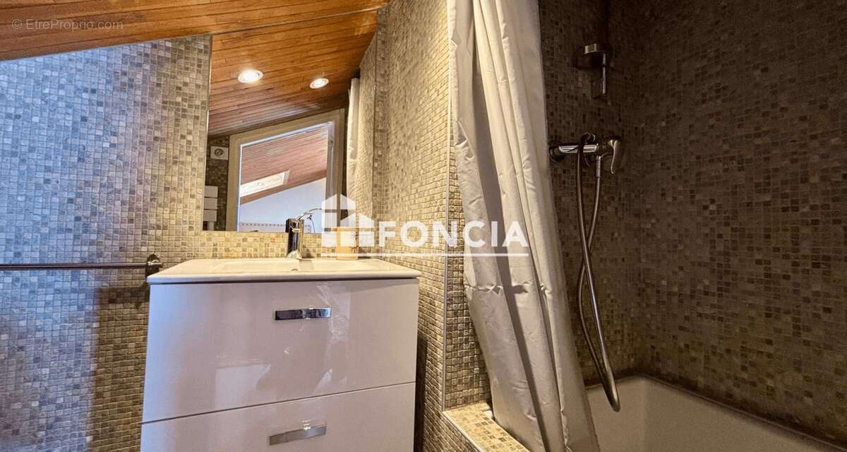 Appartement à LES ALLUES