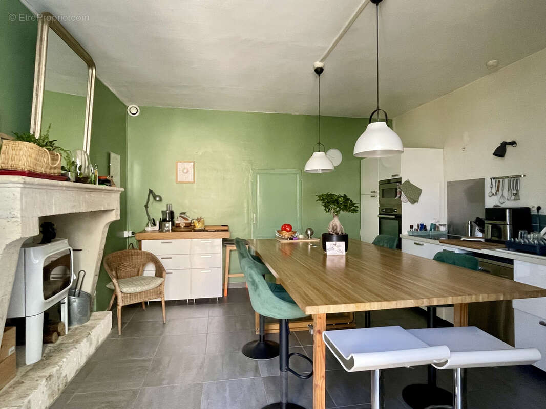 Maison à CHATEAUNEUF-SUR-CHARENTE