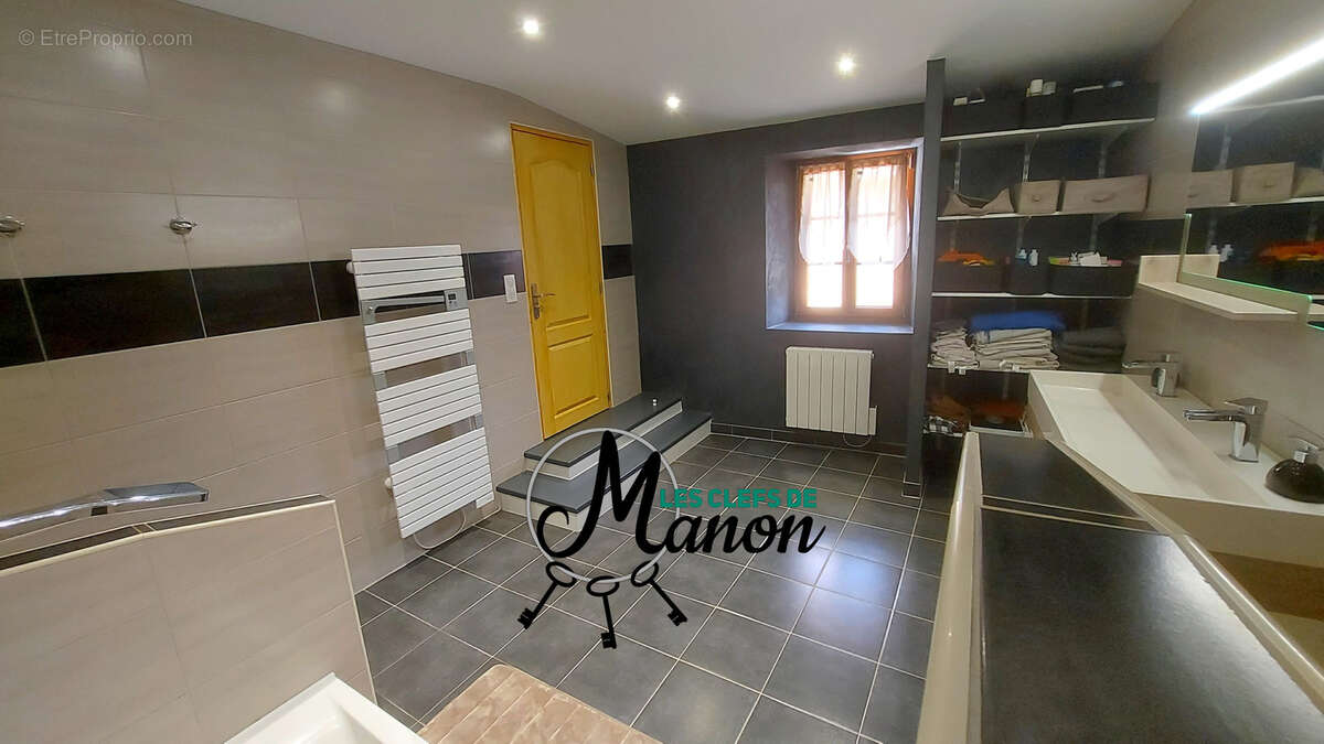 Maison à CHATEAUPONSAC