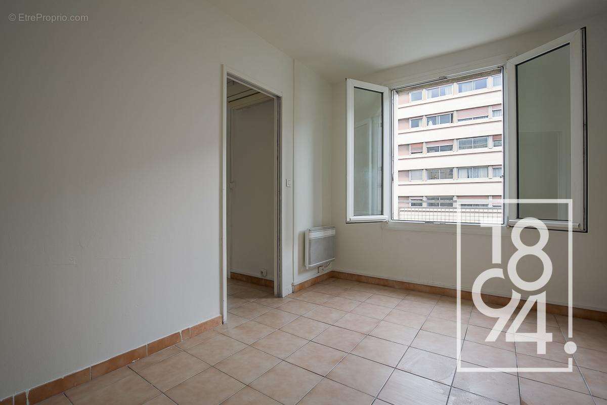 Appartement à MARSEILLE-5E