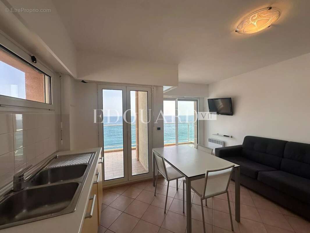 Appartement à ROQUEBRUNE-CAP-MARTIN