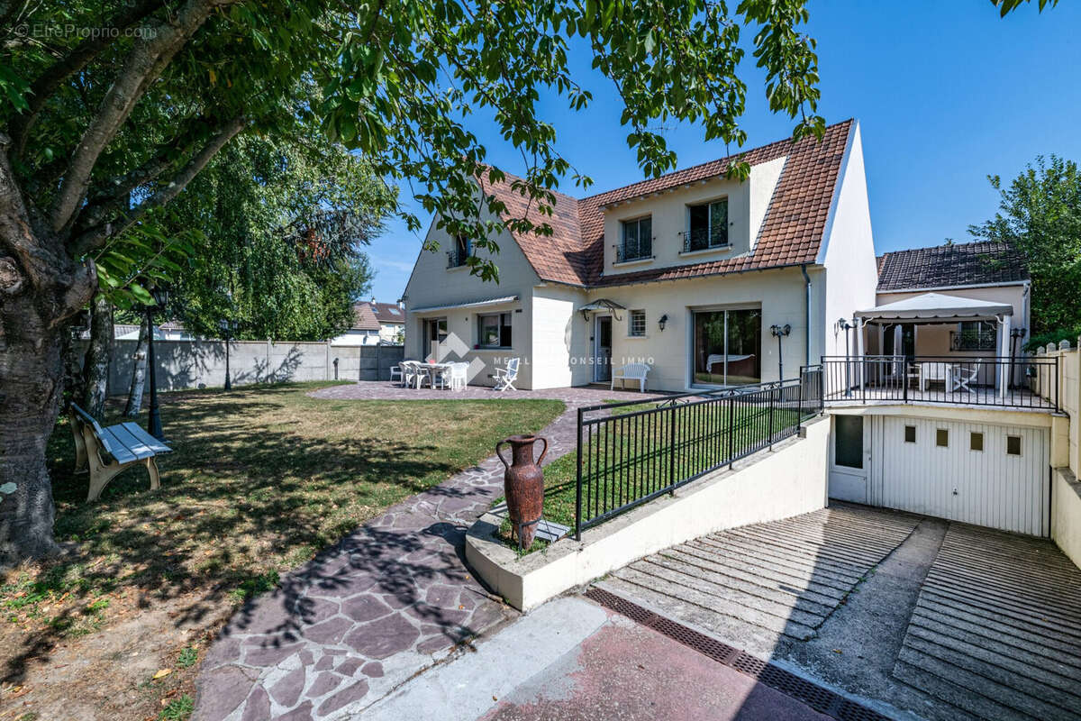 Maison 192 m² à Chilly-Mazarin  - photo 5
