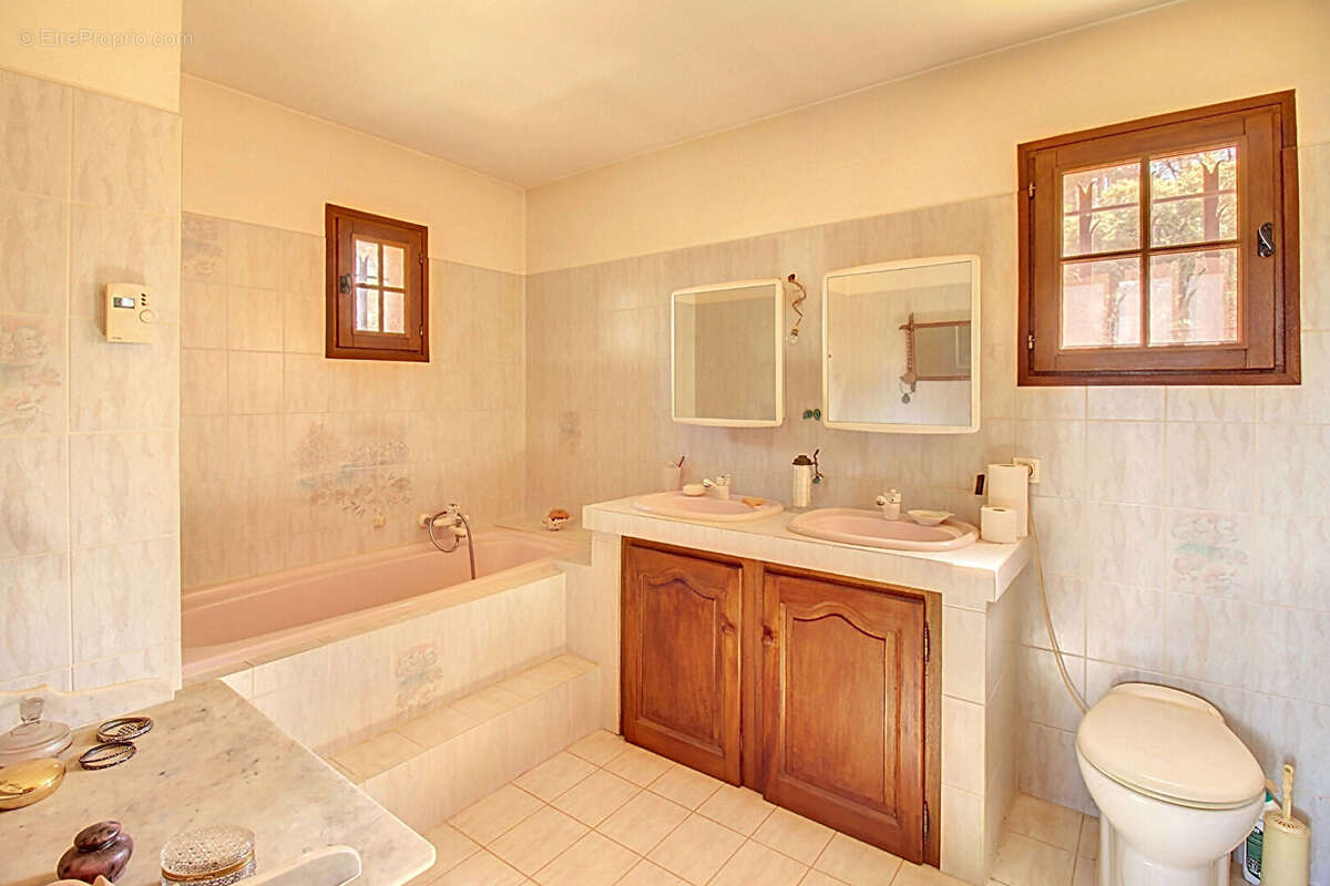 Maison à FIGANIERES