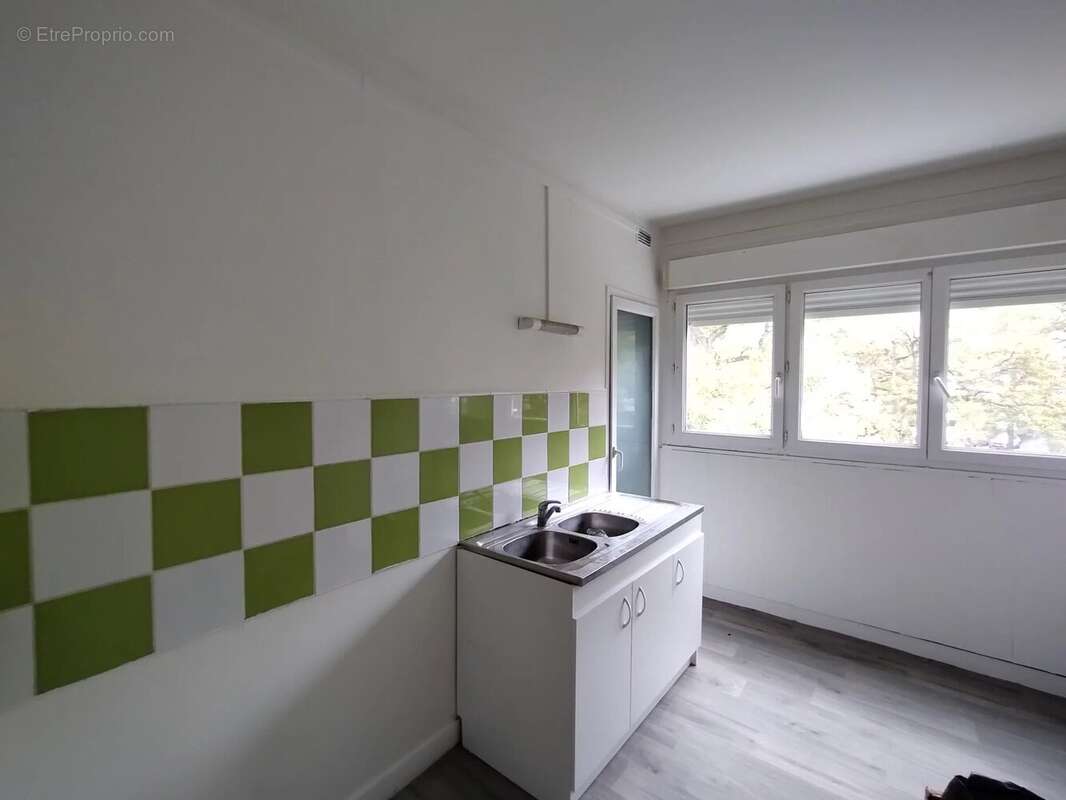 Appartement à AUBERGENVILLE