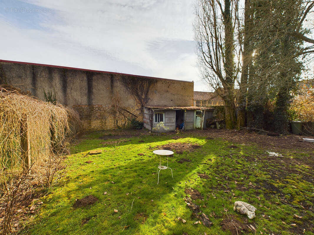 Maison à SAINT-SAULGE