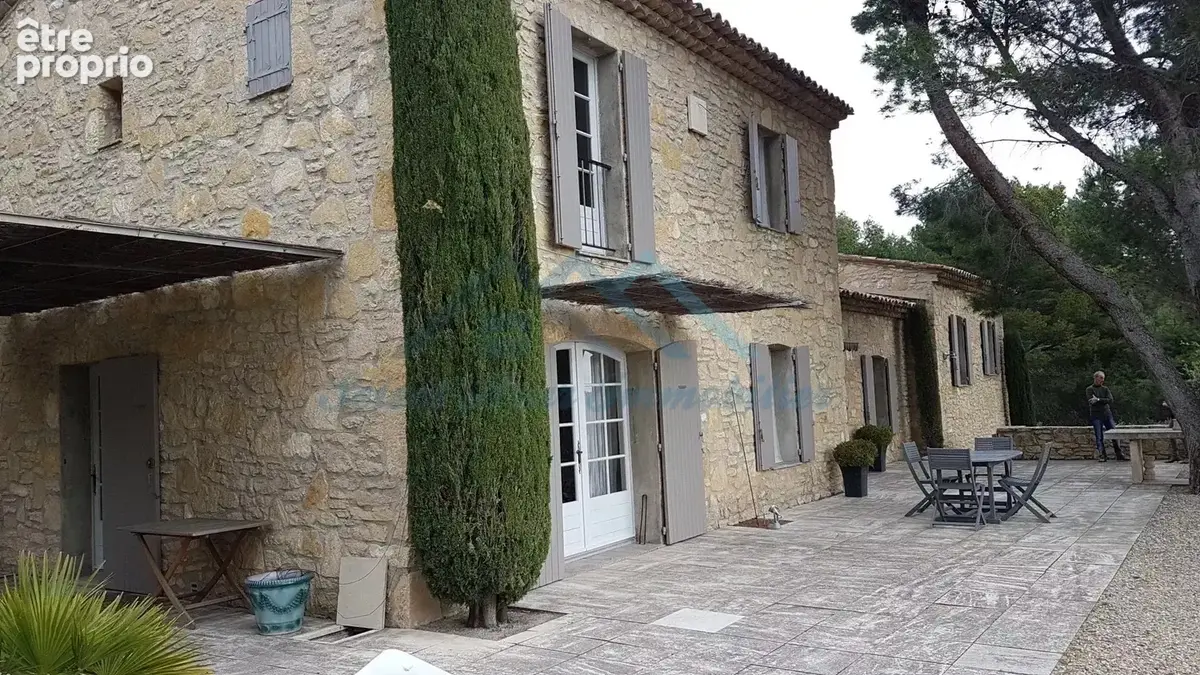 Maison 8 pièces 180 m² à vendre à Mouries (13890) - photo 3