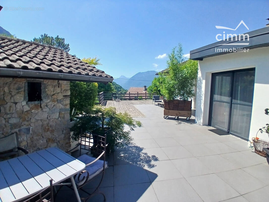 Maison 110 m² à Voreppe  - photo 1