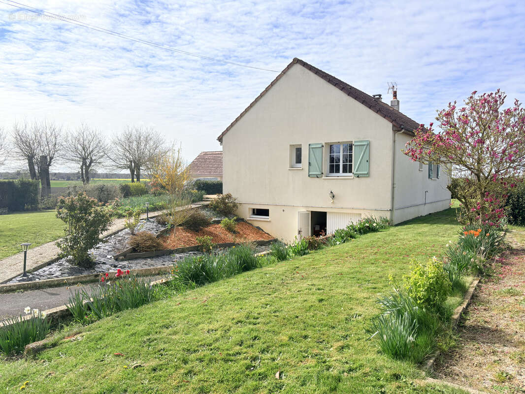 Maison à SAINT-ELIPH