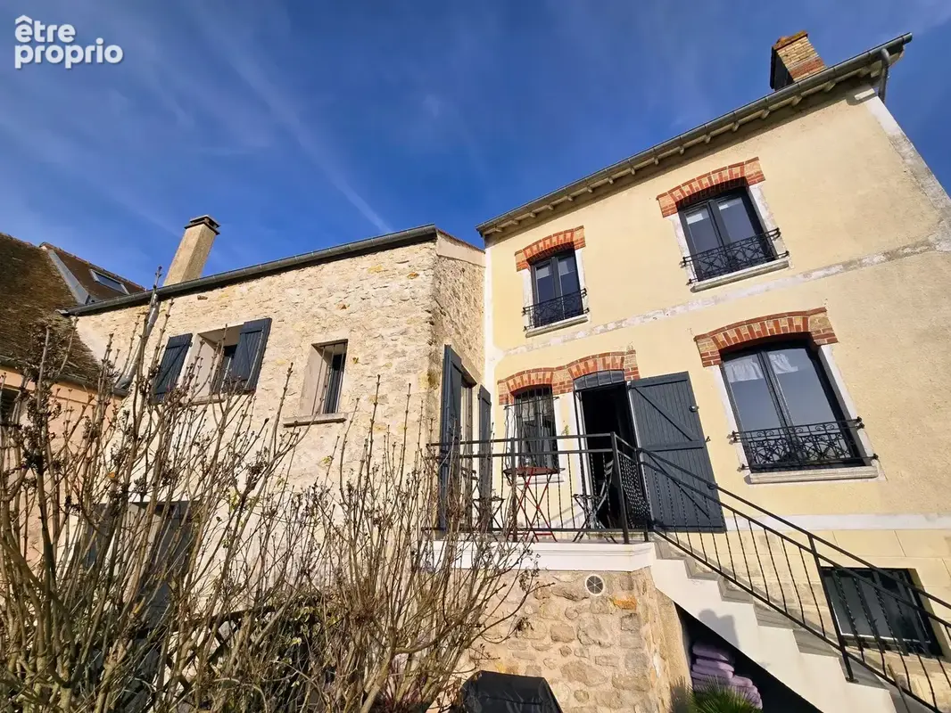 Maison de charme rénovée - 7 pièces avec terrasse Sud au cœur de Chavenay - photo 1