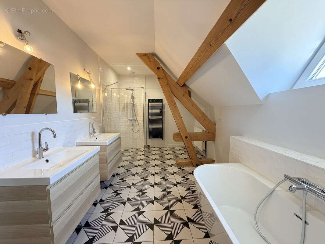 Maison à LA FOUILLOUSE