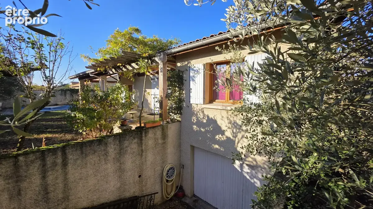 Maison avec piscine, sous-sol complet et double garage. - photo 13