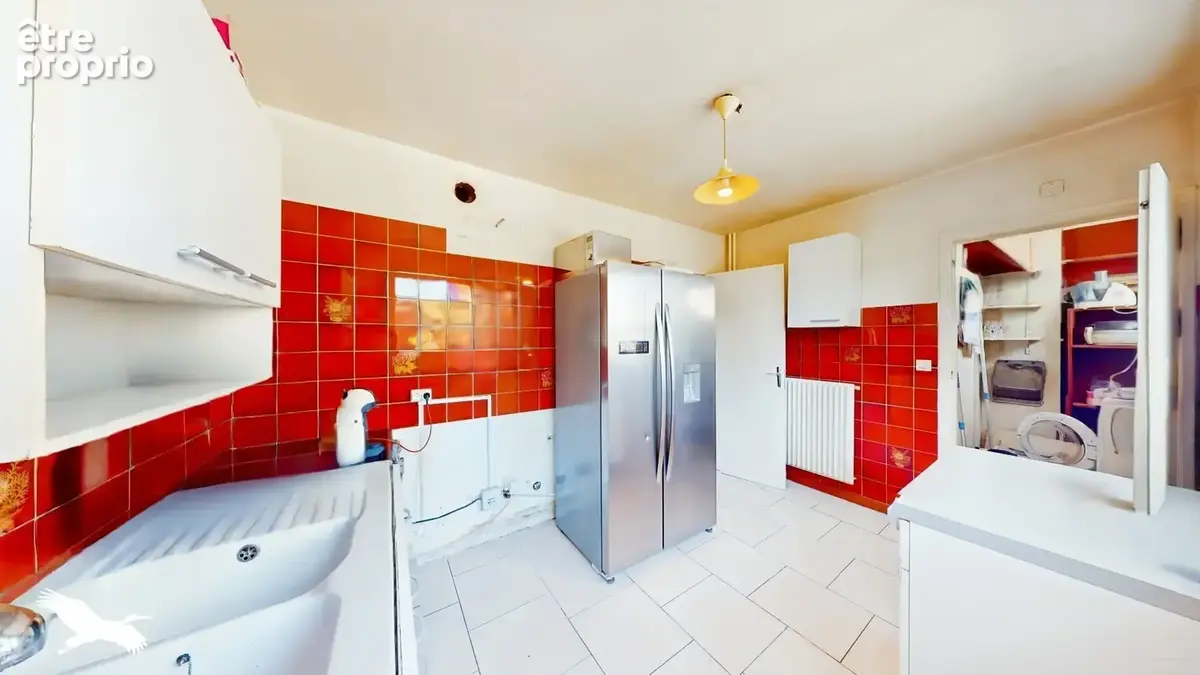 A VENDRE - Marseille 13011 - Appartement à vendre - T4 - 84 m² avec extérieur et cave - photo 3