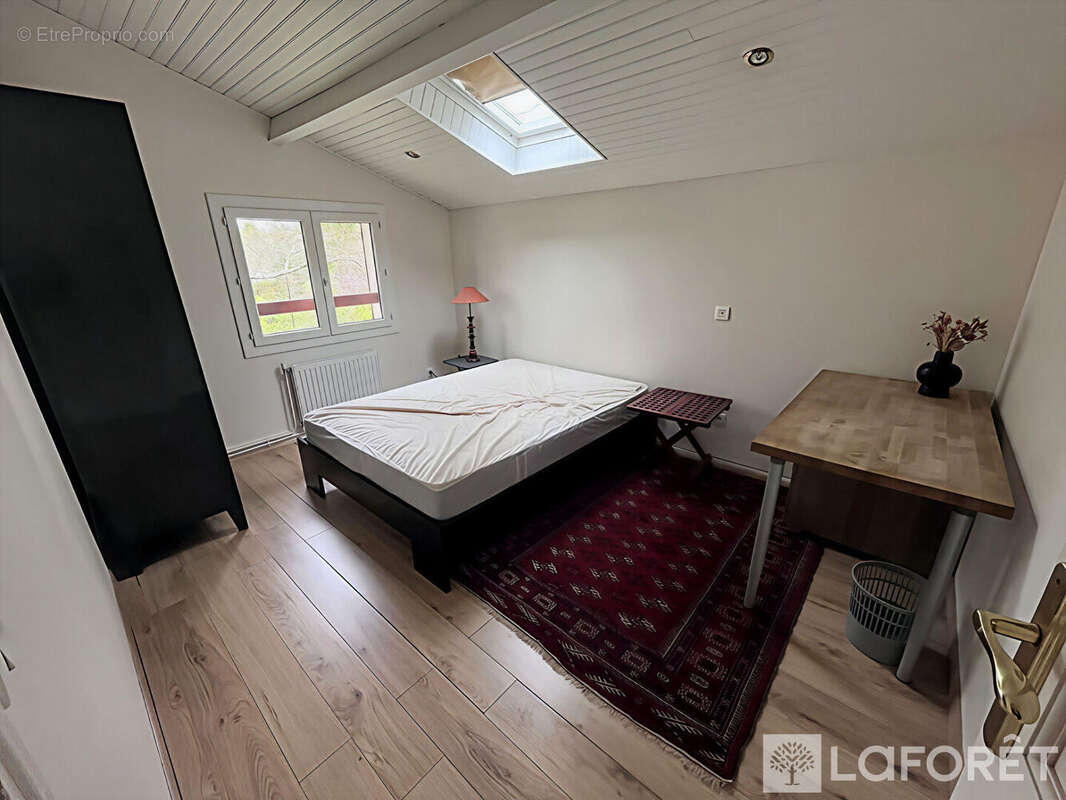 Maison à SAINT-JEAN-D'ILLAC