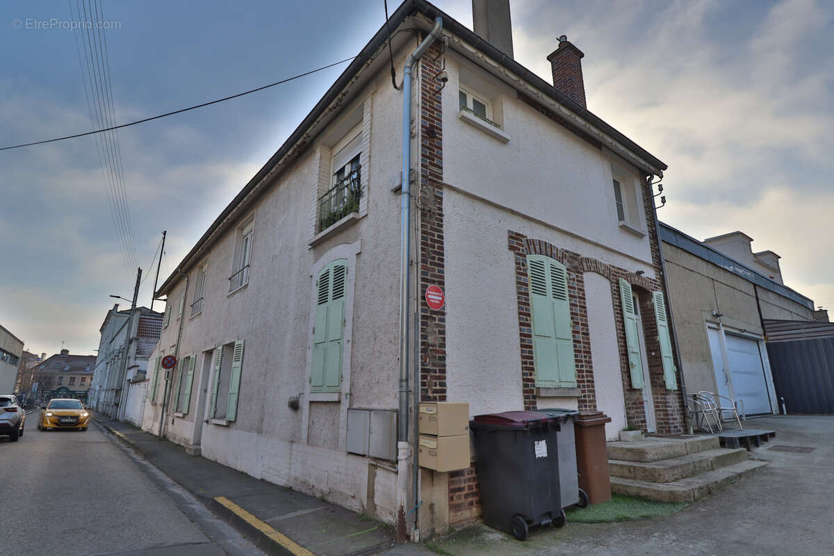 Appartement à SAINTE-SAVINE