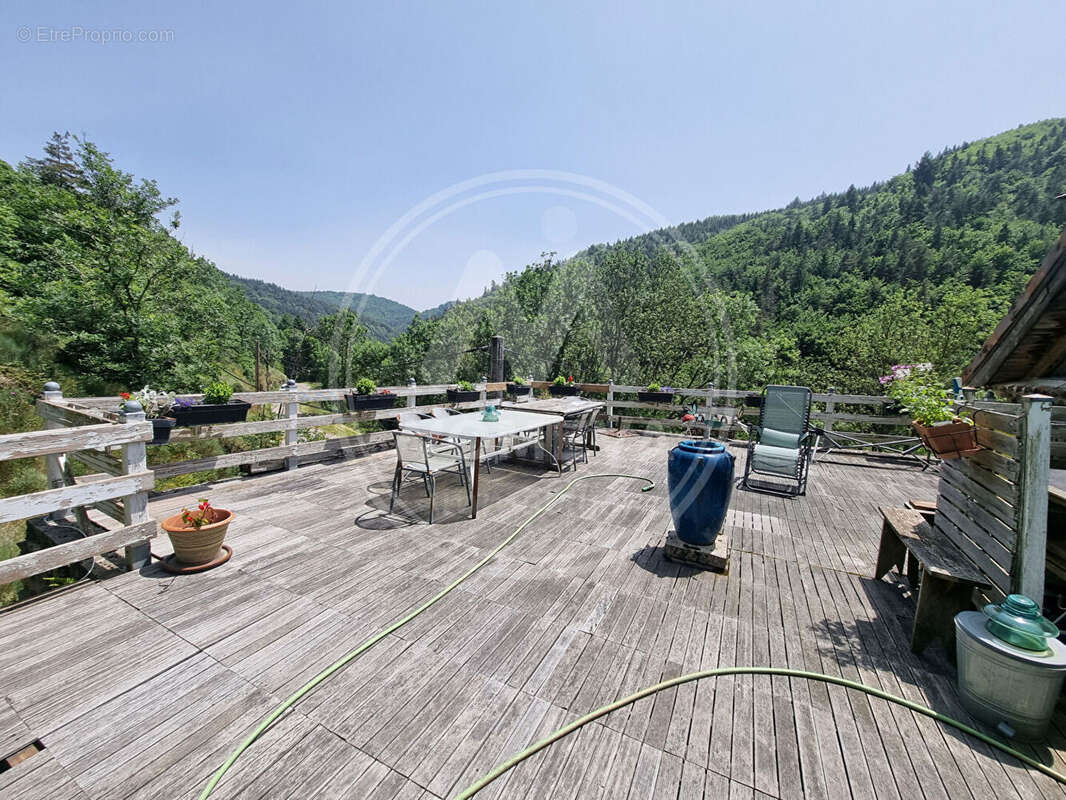 Maison à SAINT-PIERRE-SUR-DOUX