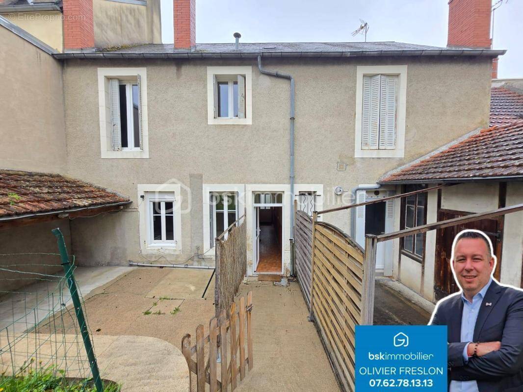 Appartement à LA GUERCHE-SUR-L'AUBOIS