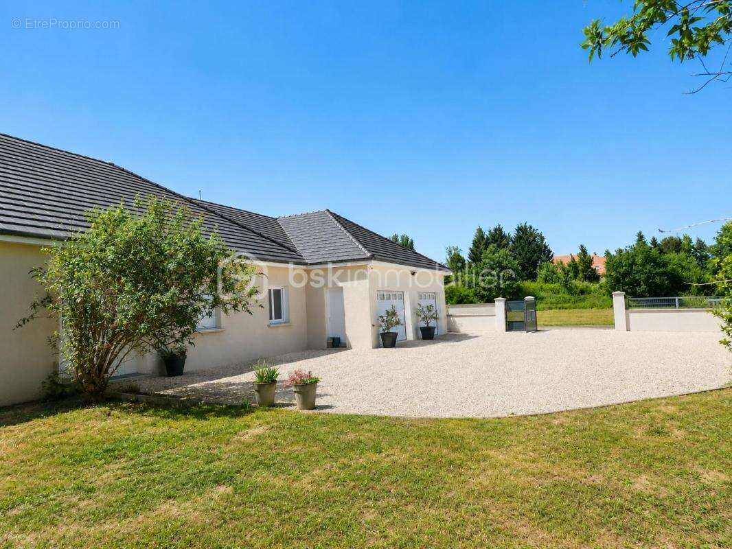 Maison à AUXONNE