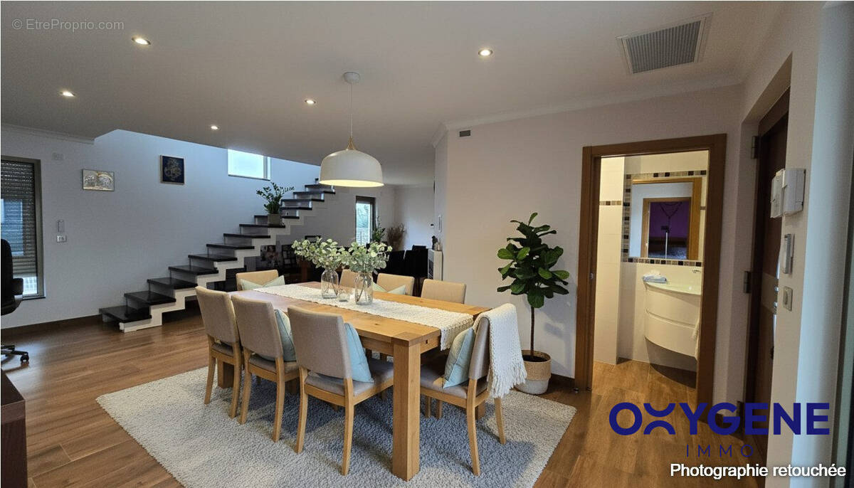 Maison à SAINT-LAURENT-DE-LA-SALANQUE