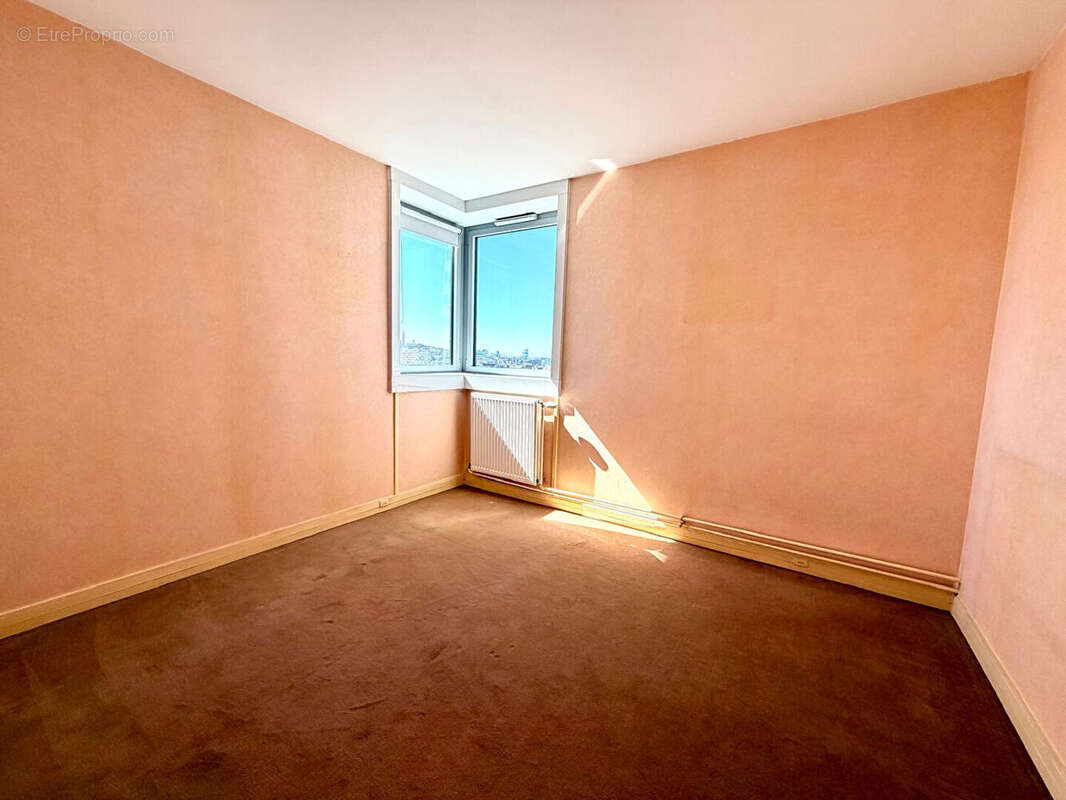 Appartement à PARIS-19E