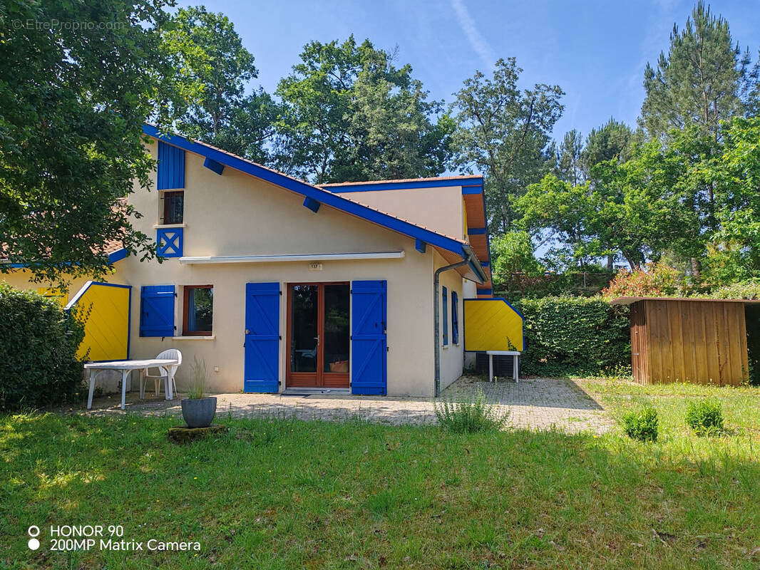 Appartement à SAINT-JULIEN-EN-BORN