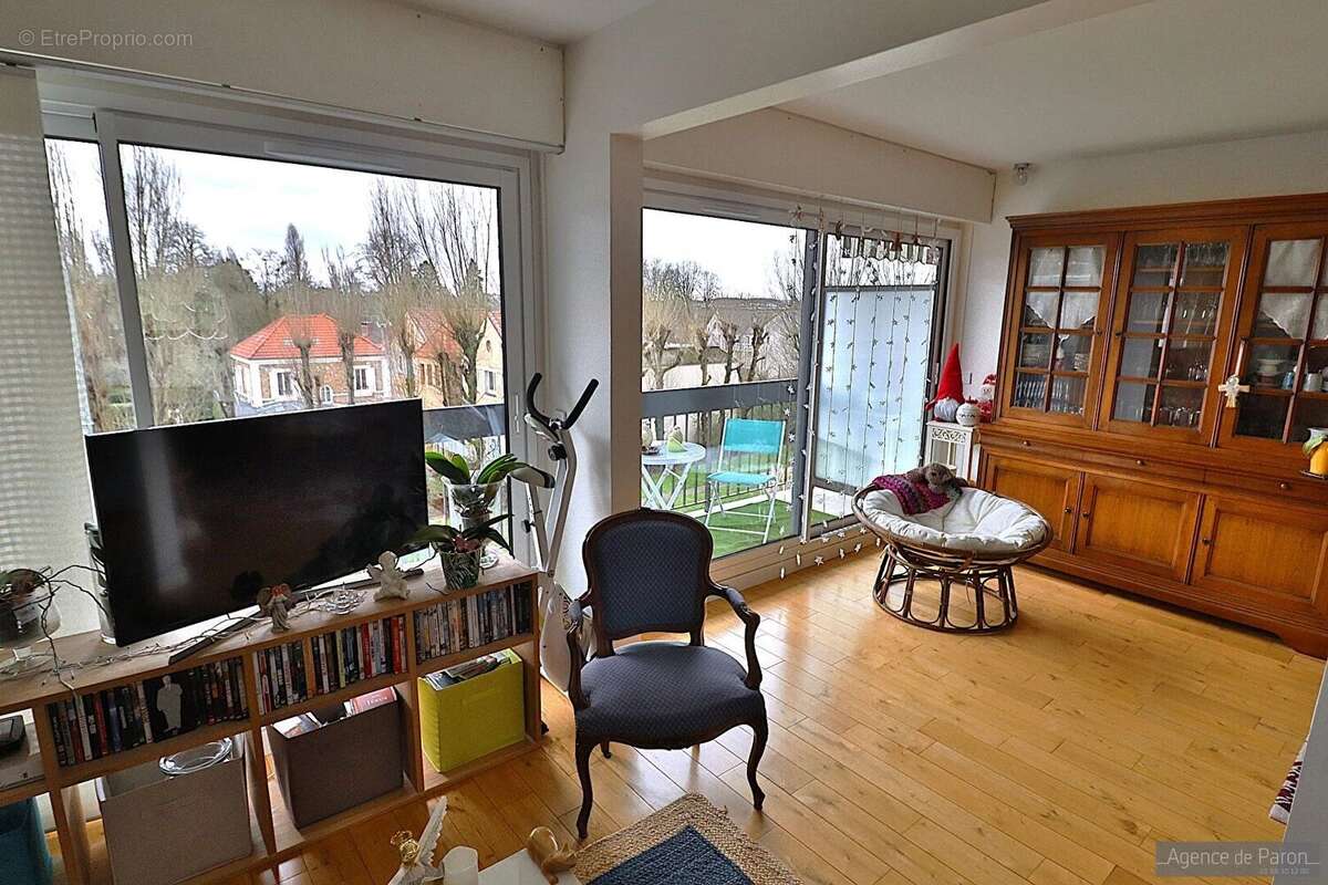 Appartement à VERRIERES-LE-BUISSON