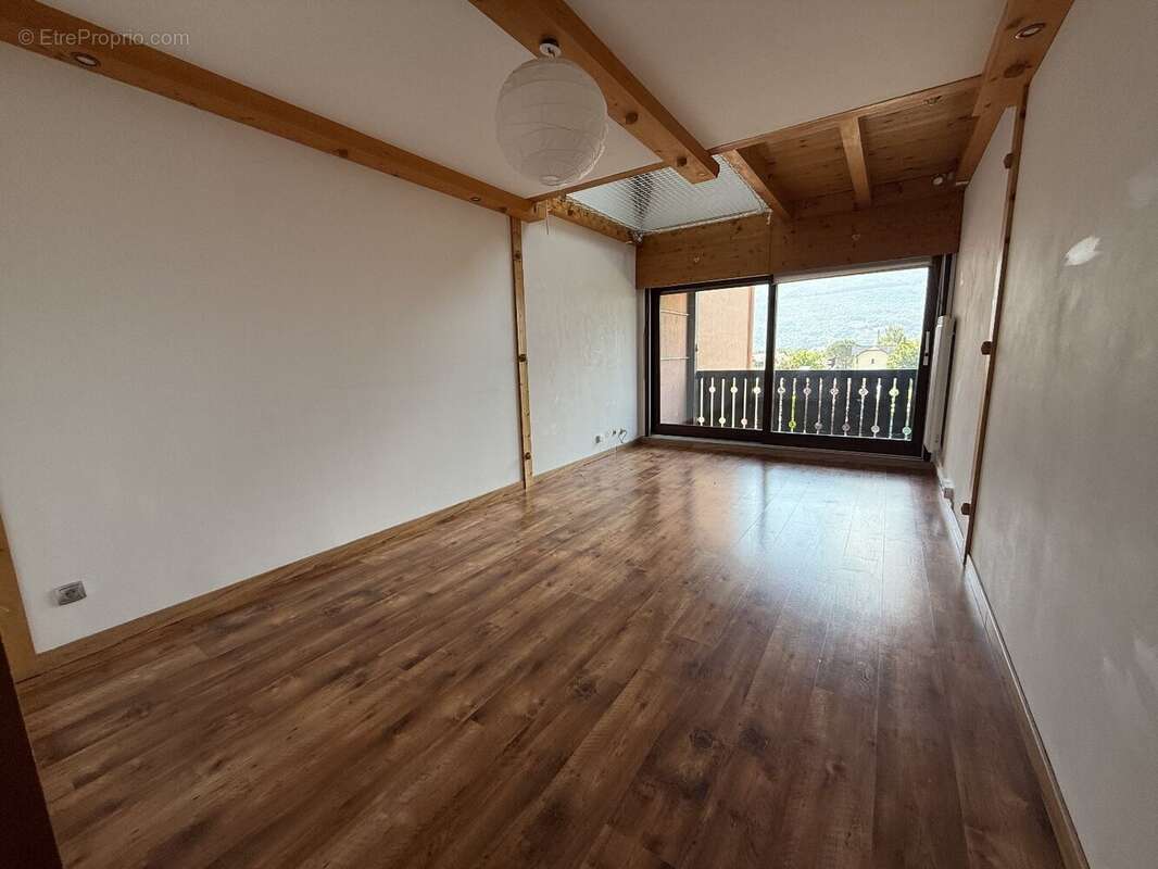 Appartement à GILLY-SUR-ISERE