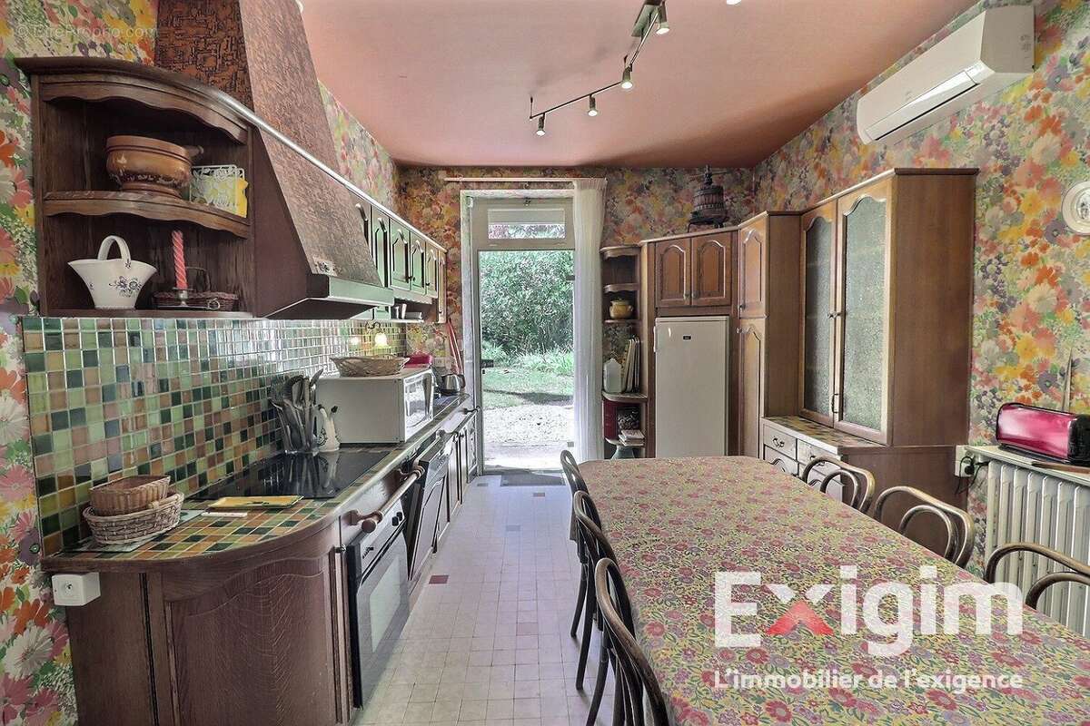 Maison à CHANOS-CURSON