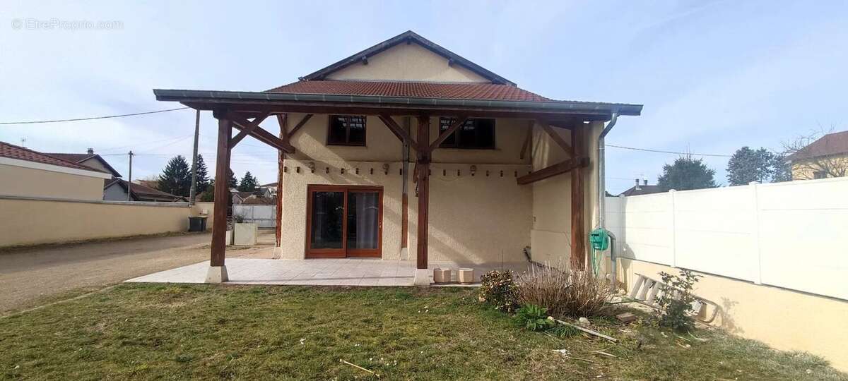 Maison à PONT-DE-CHERUY