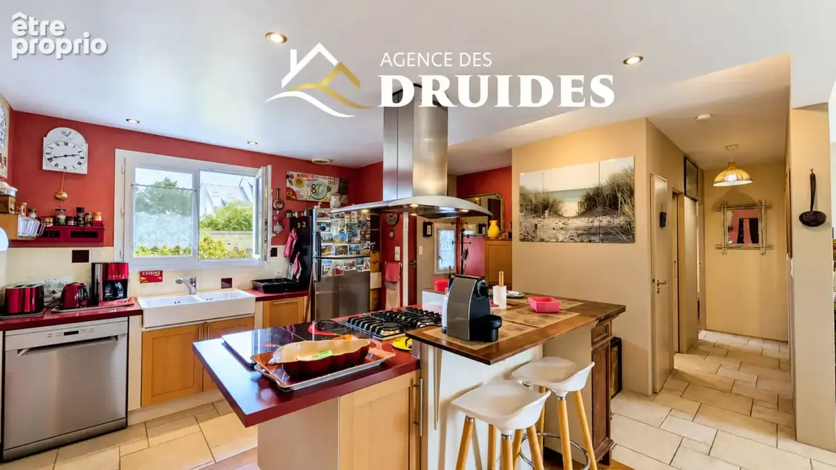 Plouharnel à proximité immédiate des commerces - Superbe maison de 203 m²  - 5 chambres - vie de plain-pied - jardin - garage - photo 7