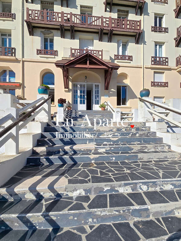 Appartement à DONVILLE-LES-BAINS
