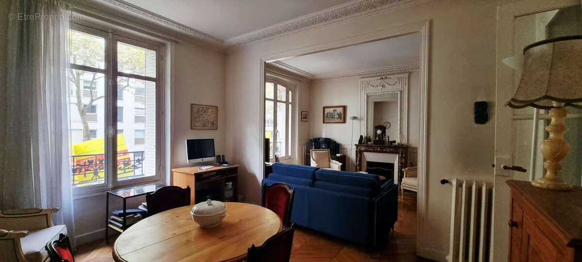 Appartement à PARIS-11E