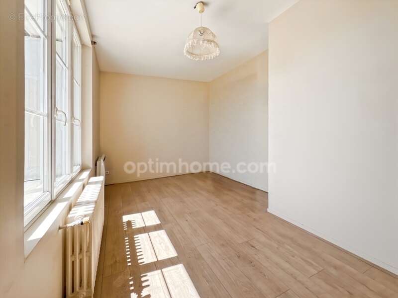 Maison à SAINT-SECONDIN