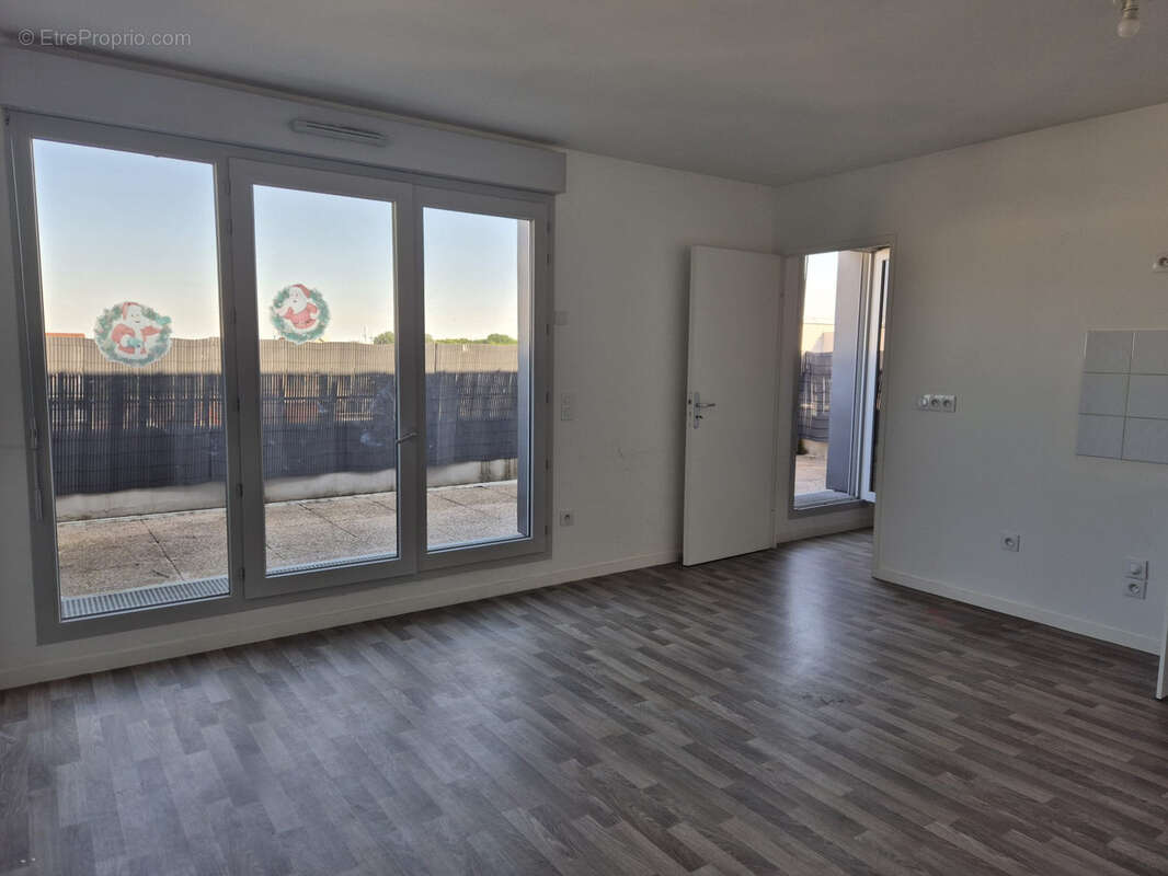T2 de 46.6m2 - Terrasse de +13m2- Villepinte Vert Galant - photo 2