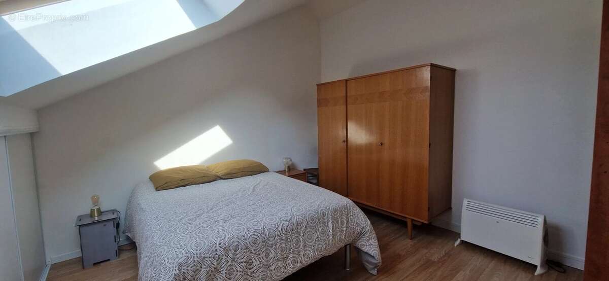 Maison à VENEUX-LES-SABLONS