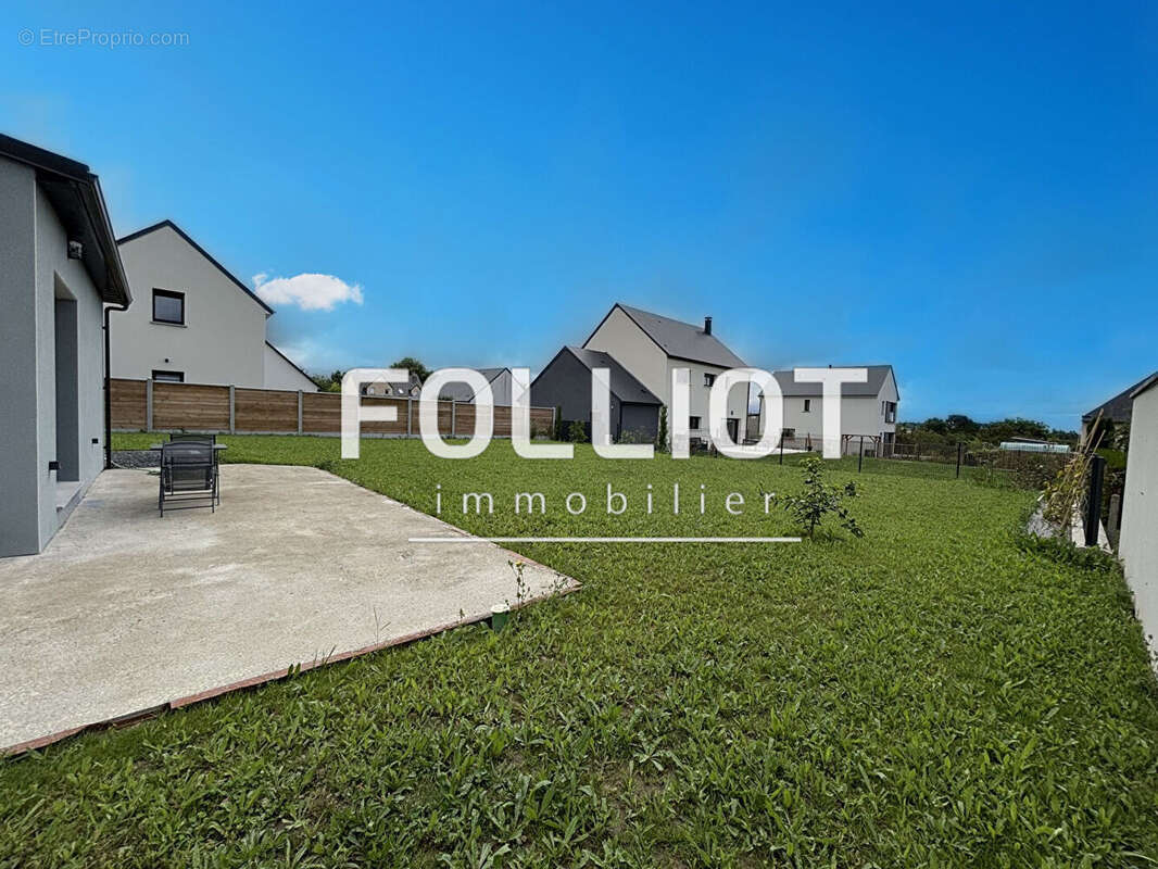 Maison à MONTMARTIN-SUR-MER