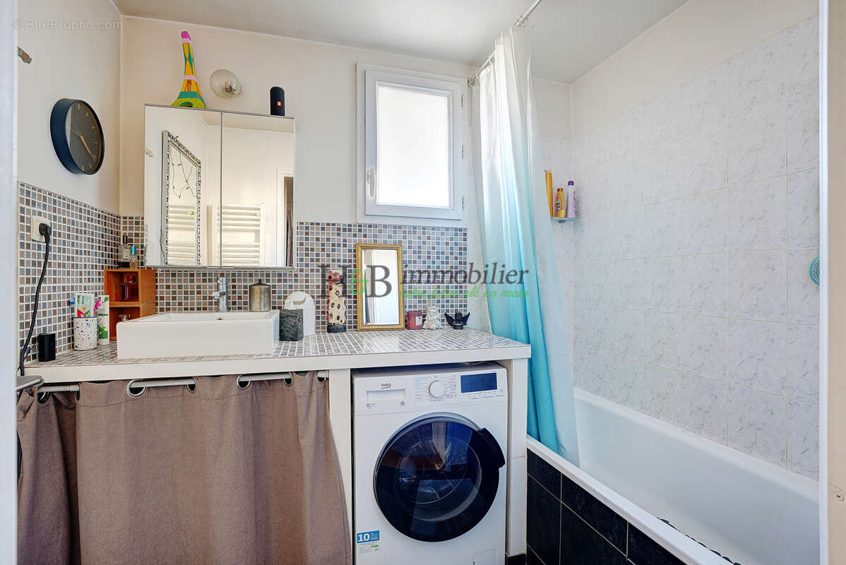 Appartement à AUBERVILLIERS