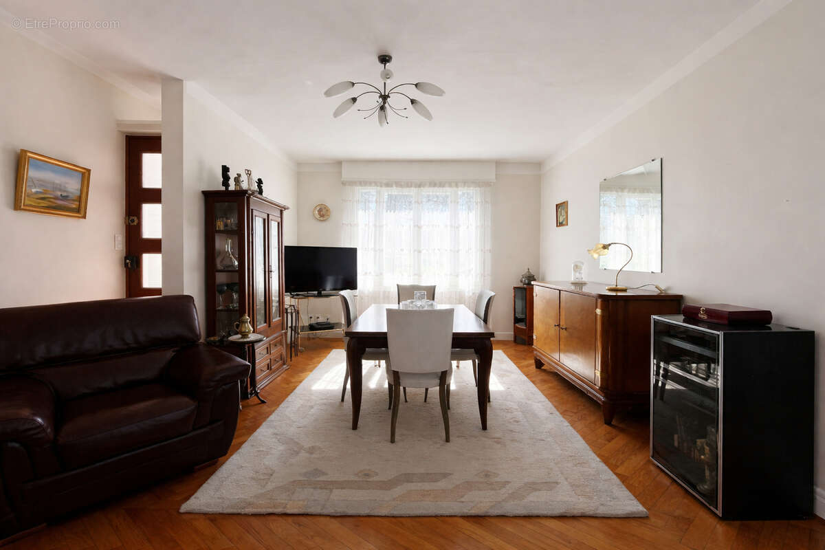 Maison à VILLENAVE-D'ORNON