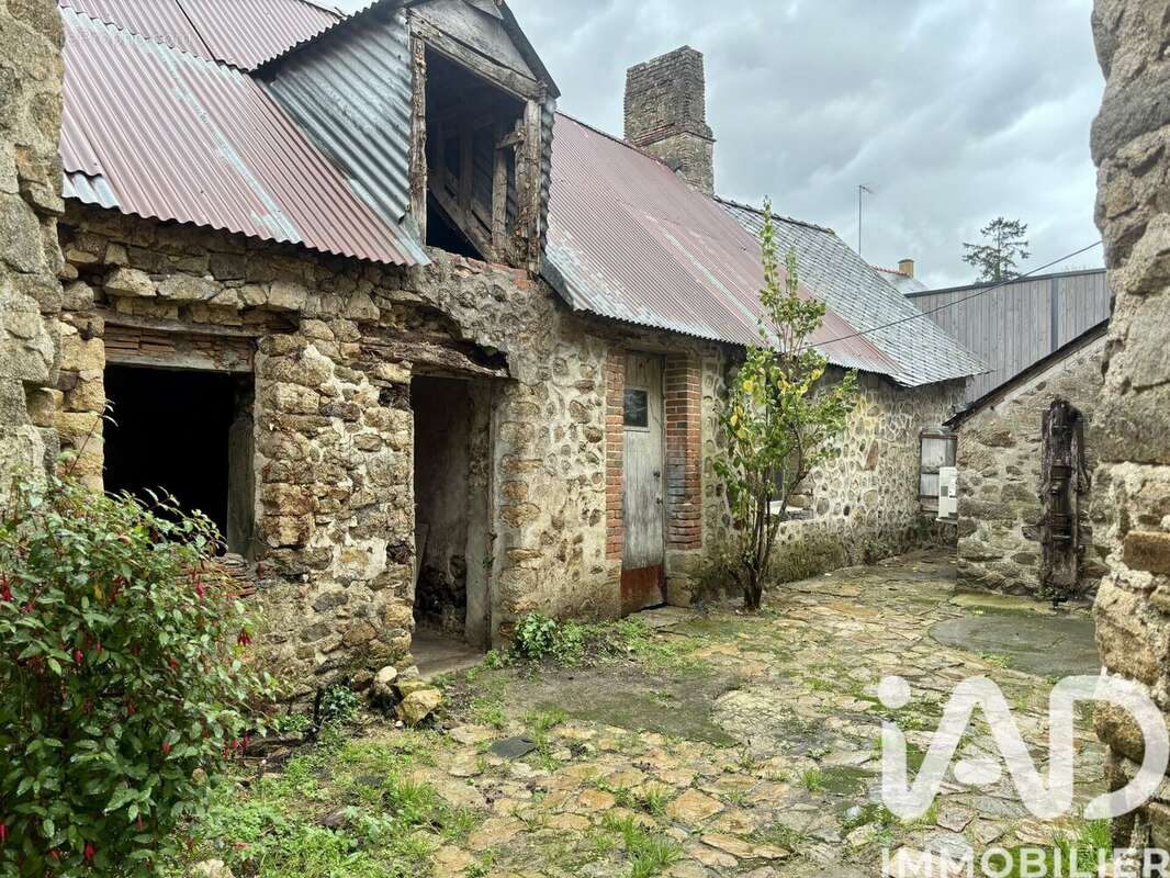 Photo 3 - Maison à LA BAZOUGE-DES-ALLEUX