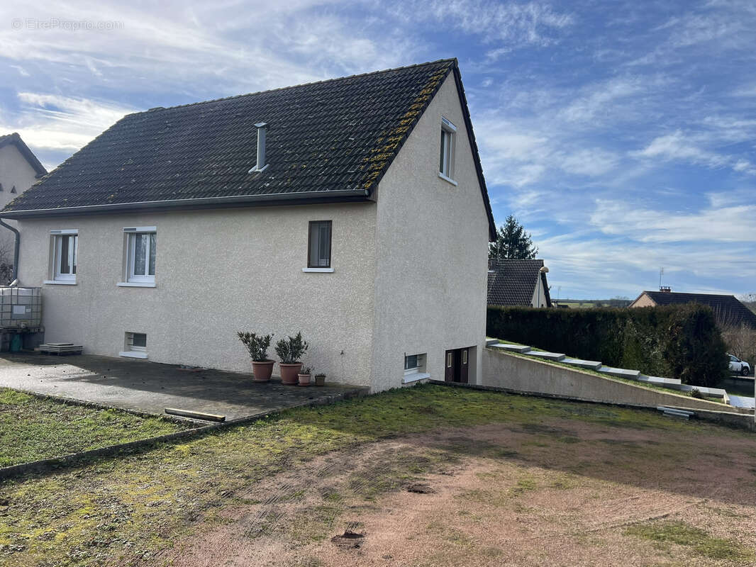 Maison à CHAROLLES